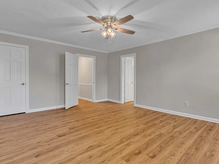 636 Fox Chase Cv N — Photo 12
