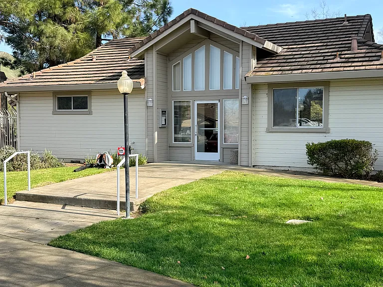 103 Tuscany Ct — Photo 54