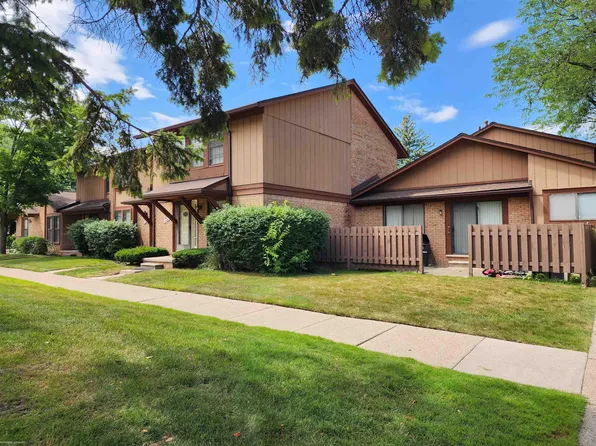 24825 Greenhill Rd, Warren, MI 48091