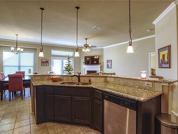 5th image of 221 Nocona Dr