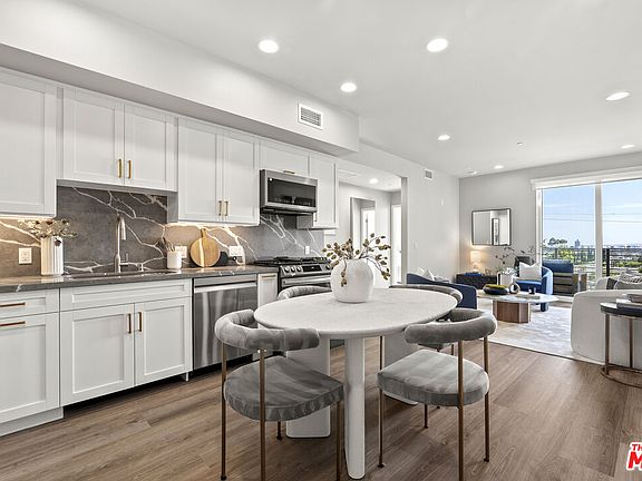 4th image of 7428 Santa Monica Blvd #Penthouse 505