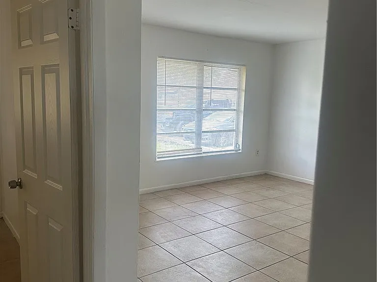 213 10th St NW — Photo 10