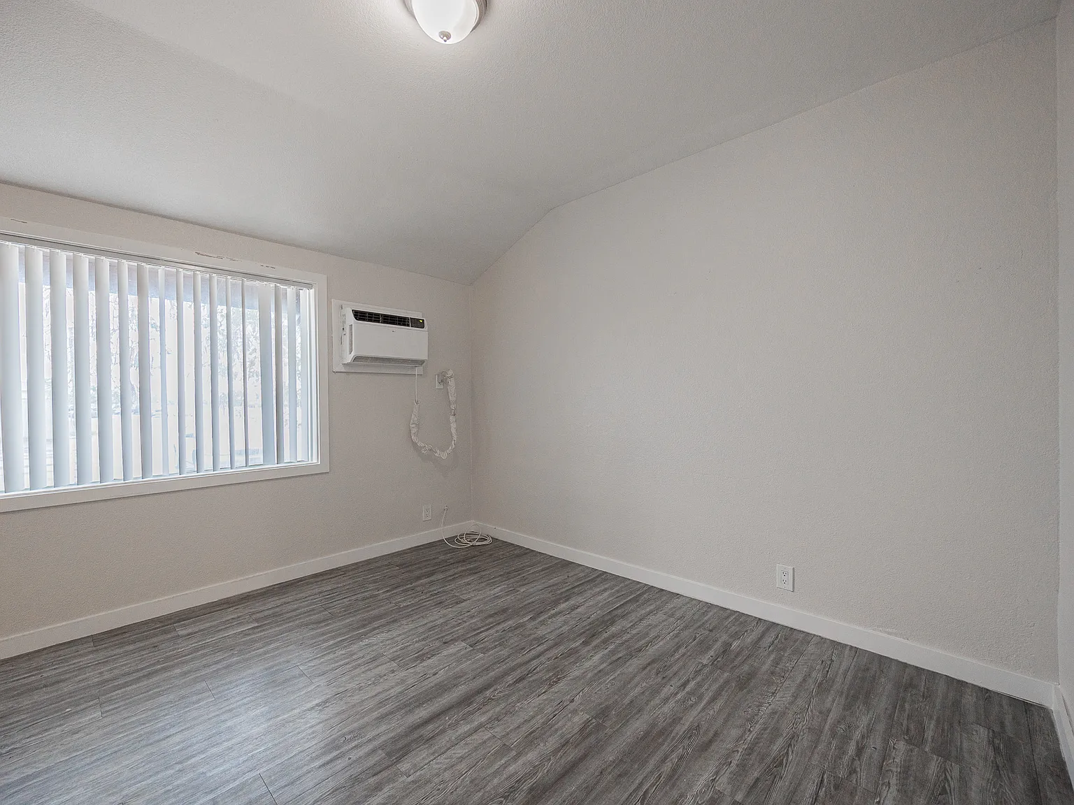 864 E Chandler Blvd, Chandler Az — Photo 3