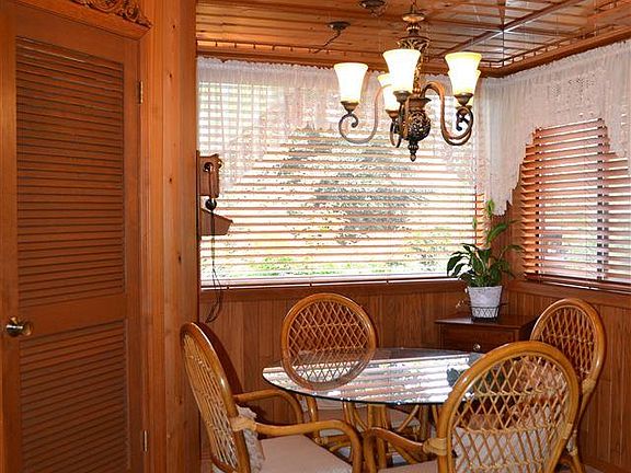 5th image of 1042 Tamarack Ln