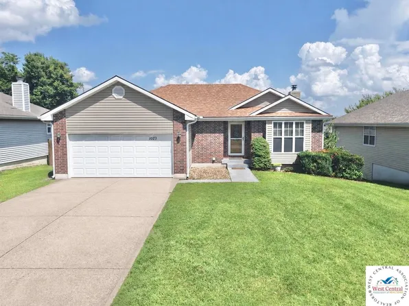 1023 Fox Run Dr, Warrensburg, MO 64093