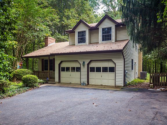 3rd image of 113 Griffin Ct
