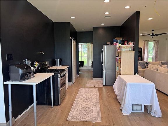 5th image of 9523 River Rd