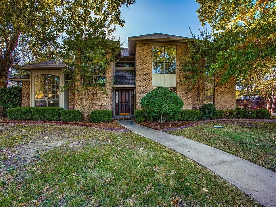 1st image of 2206 Meadows Ln