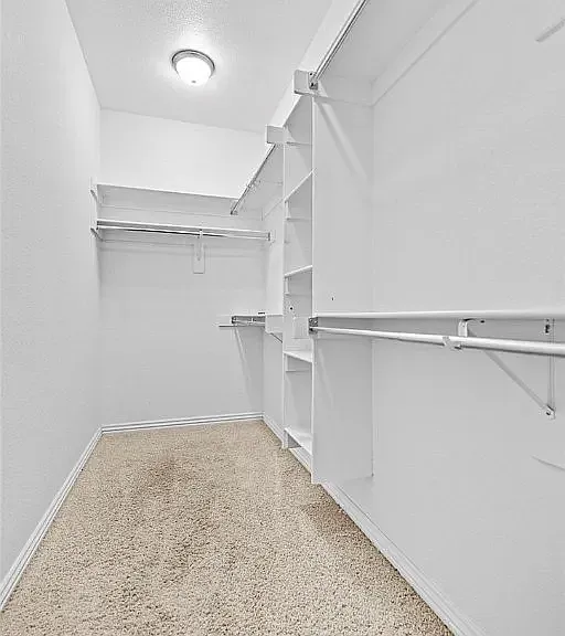 2 walk in closets in Master