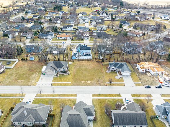 4th image of 883 Winchester Green Dr #35