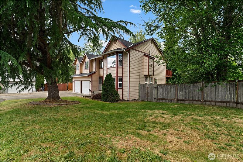 3rd image of 22901 128th Avenue E