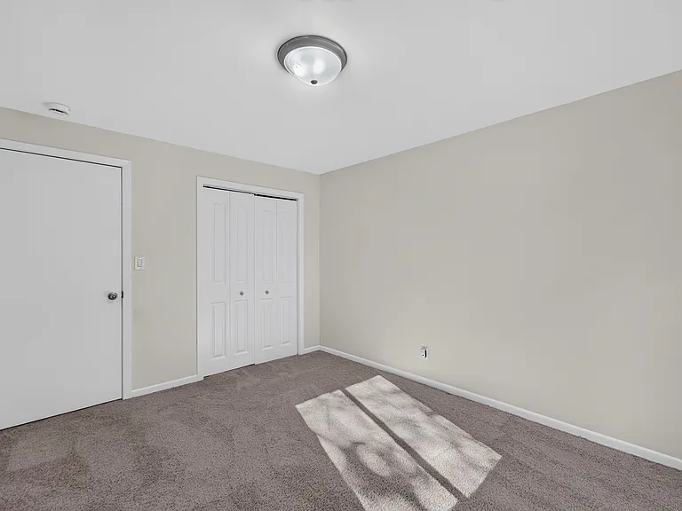 316 Park Ave — Photo 14