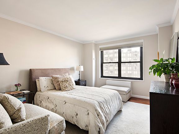 4th image of 140 W End Ave #12P