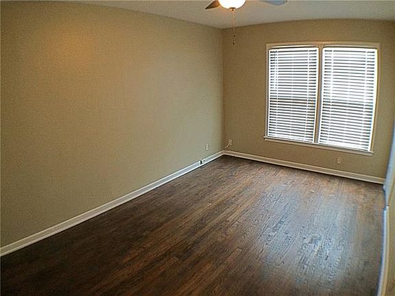 3rd image of 5004 Melbourne Dr