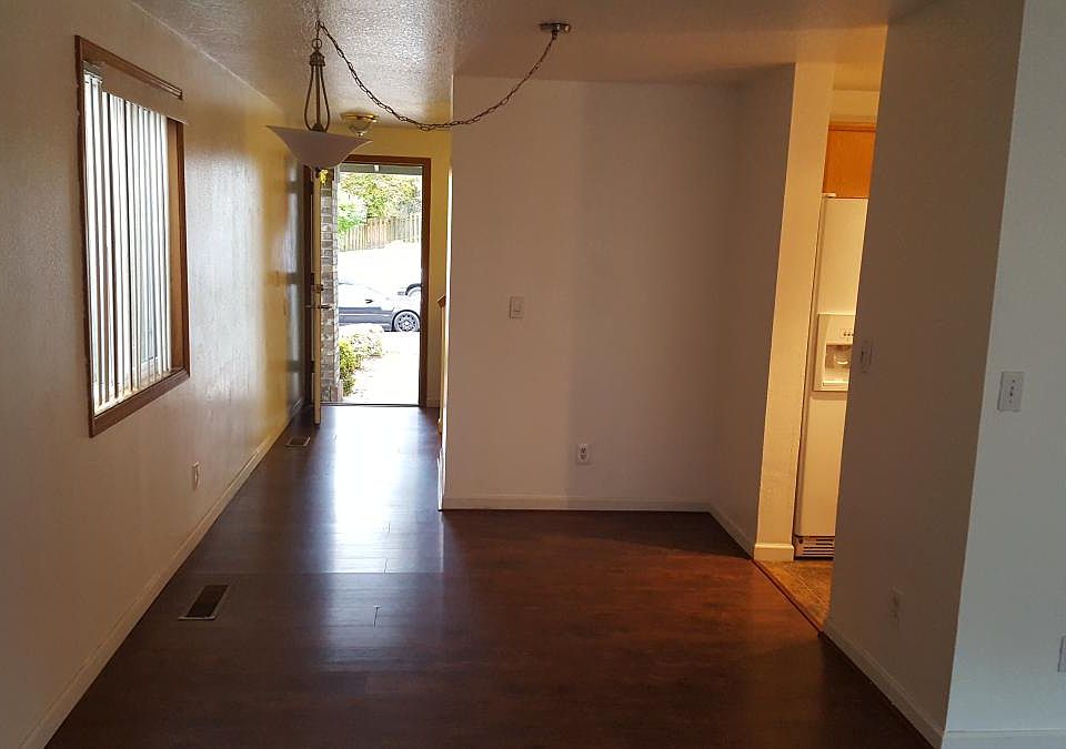 2nd image of 15561 SW Donna Ct