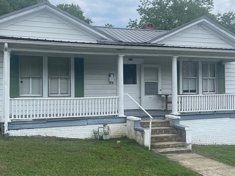 213 Campbell St — Photo 8