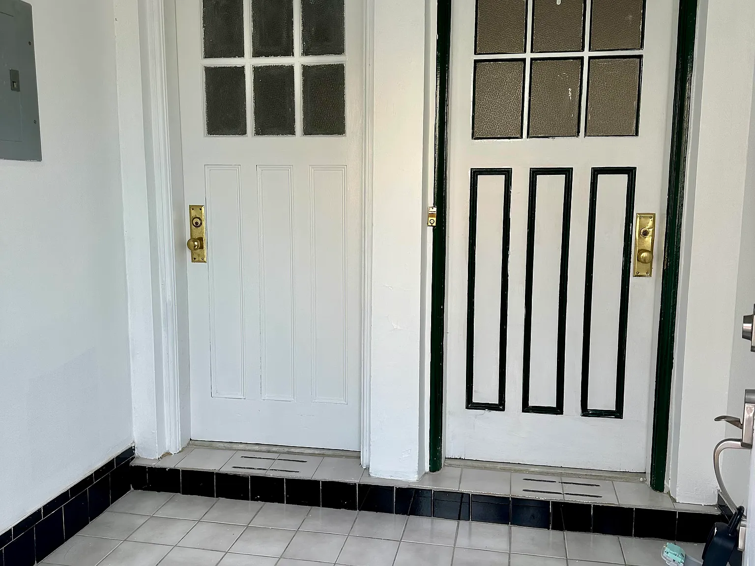 2 bed, $2,400 — Photo 1