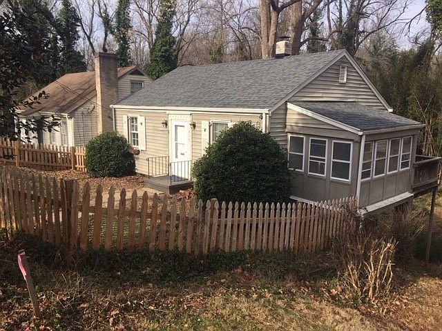 1st image of 315 Warwick Ln