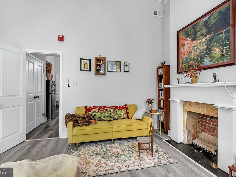927 Clinton St #2F — Photo 9