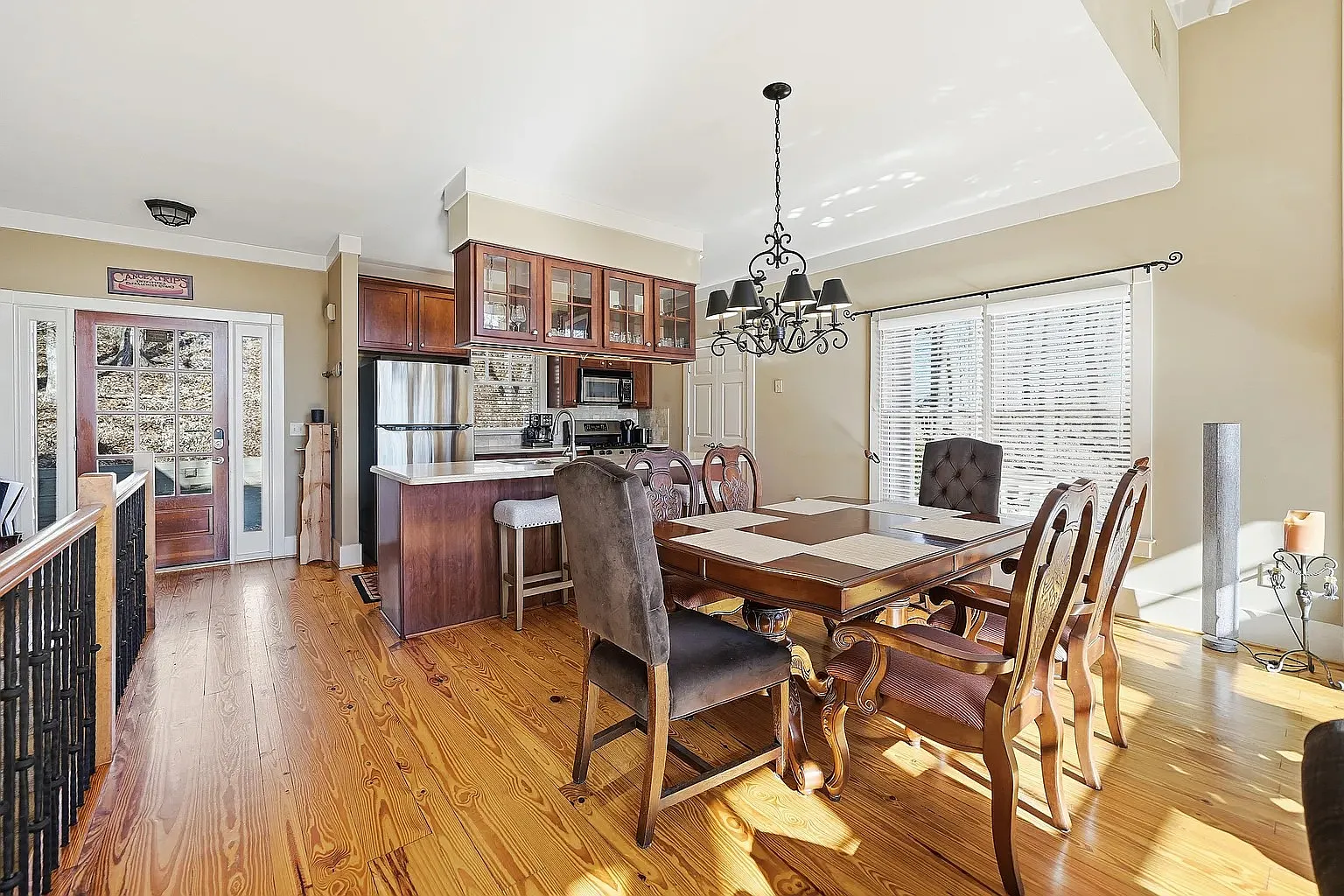3 bed, 2.5 bath, 2500 sqft, $2,850 — Photo 4