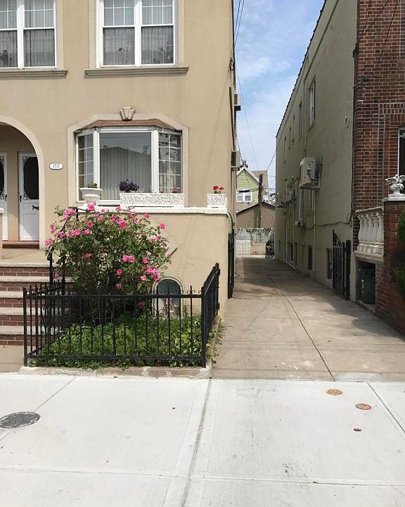 2nd image of 1717 W 13th St