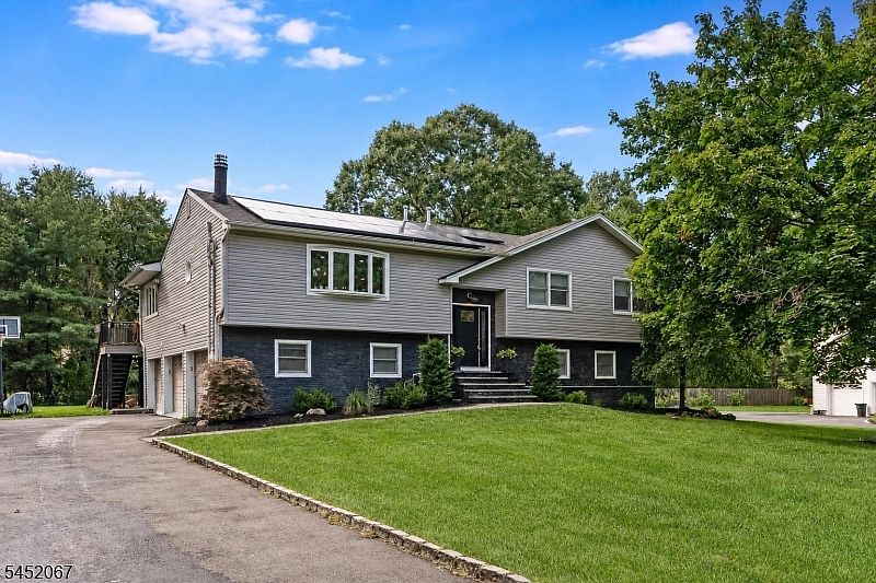1st image of 23 Douglas Dr