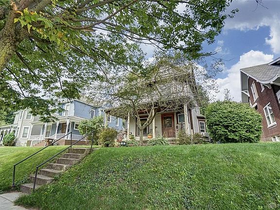 3rd image of 438 S Detroit St