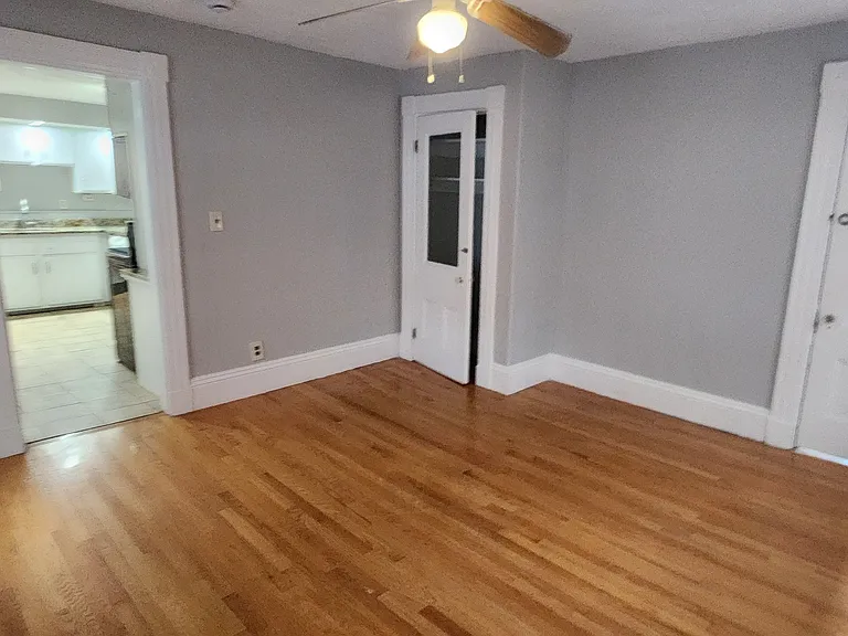 272-274B Meridian St #2 — Photo 11