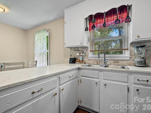 3rd image of 3246 21st Ave NE
