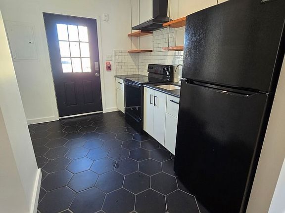 4th image of 3112 Richmond St