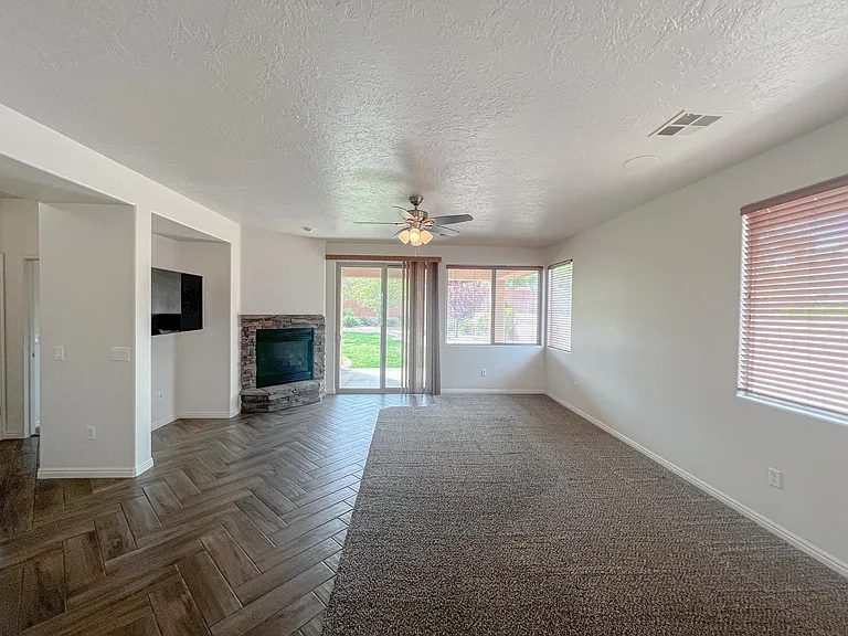 1775 N Overland Trails Dr — Photo 31