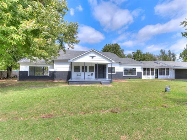 1701 E Woodson St, El Reno, OK 73036
