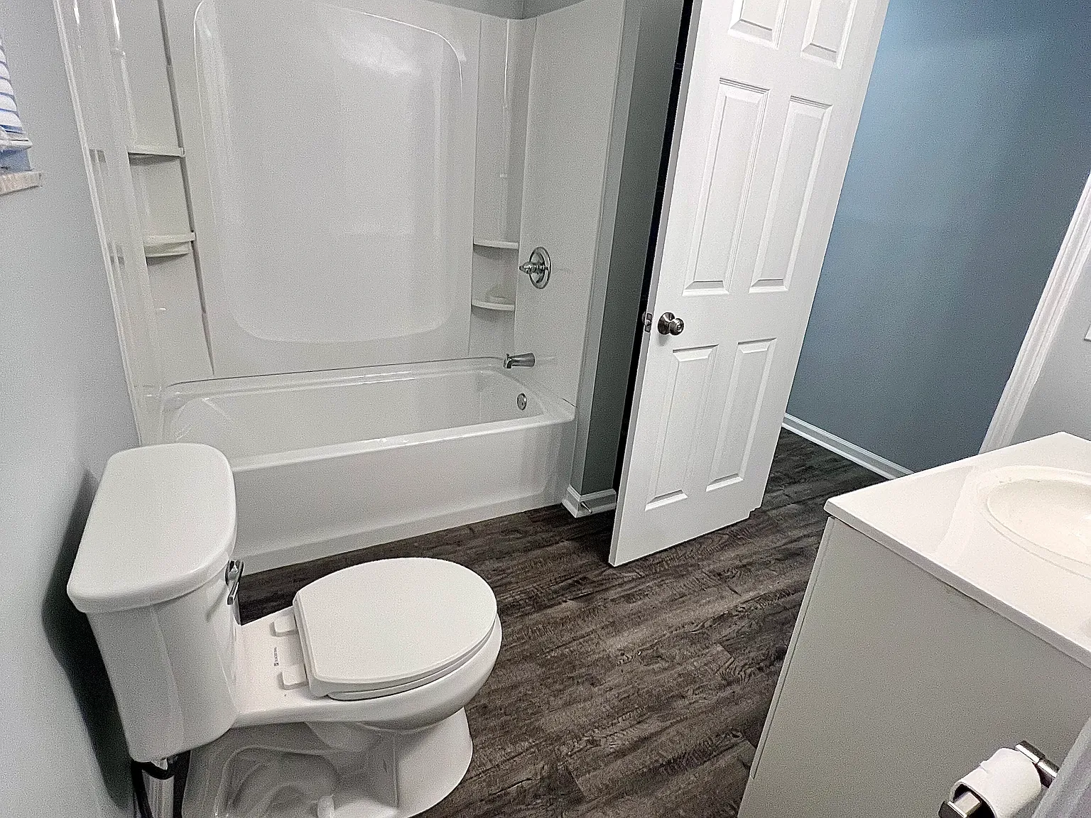 3 bed, 1200 sqft, $1,700 — Photo 1
