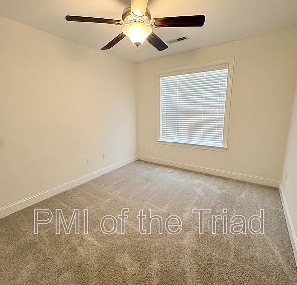 2974 York Place Dr — Photo 19