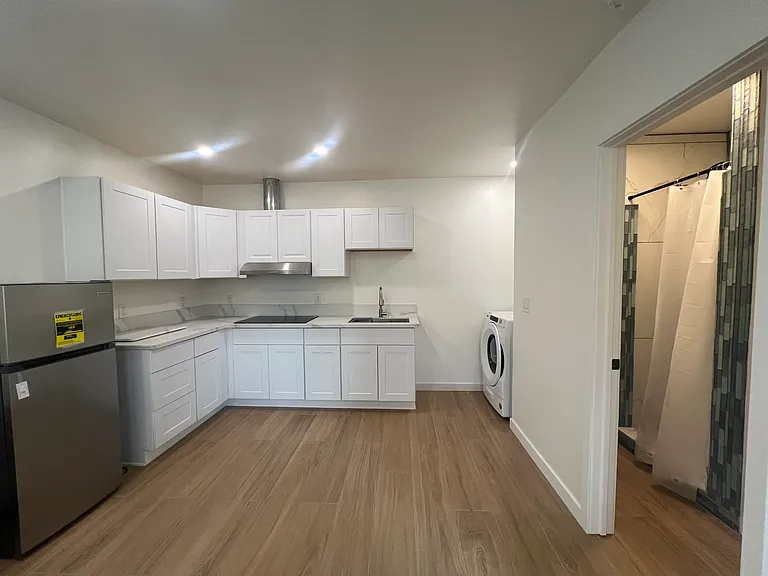 2422 Megan Ct — Photo 4
