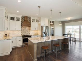 3234 Elshire Ct, Marion, IA 52302