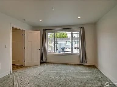 313 E Hazel St #D — Photo 4