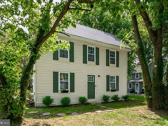 3rd image of 4214 Main St
