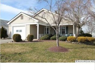 12 Reigate La, Manchester, NJ 08759