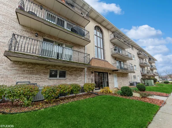 6248 S Gullikson Rd APT 2E, Chicago, IL 60638