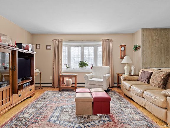 5th image of 830 N Broome Avenue