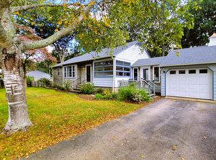 106 Pettaquamscutt Lake Rd, Saunderstown, RI 02874