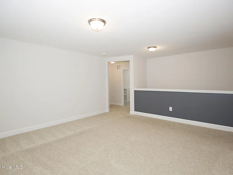 660 Avenue Of The Carolinas — Photo 44