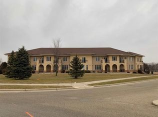 981 Augusta Dr APT 12, Oregon, WI 53575