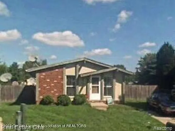 4305 Macdougal Cir, Lansing, MI 48911