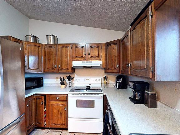 4th image of 612 E Indian Creek Dr