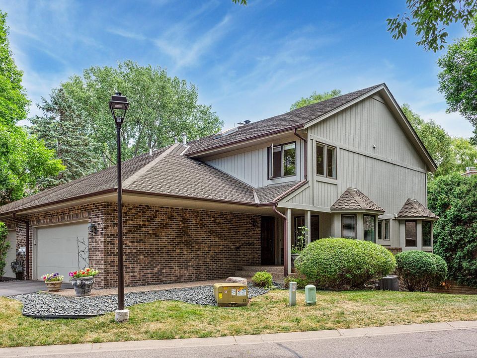 1st image of 1136 Hollybrook Dr