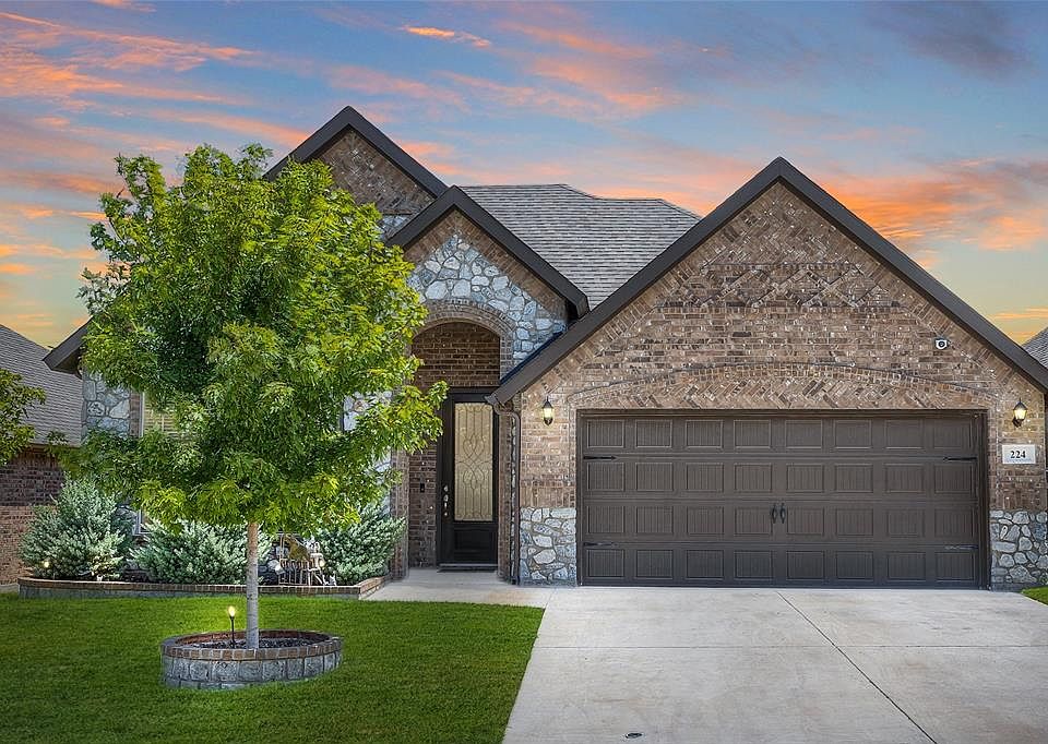 1st image of 224 Bayonet Dr