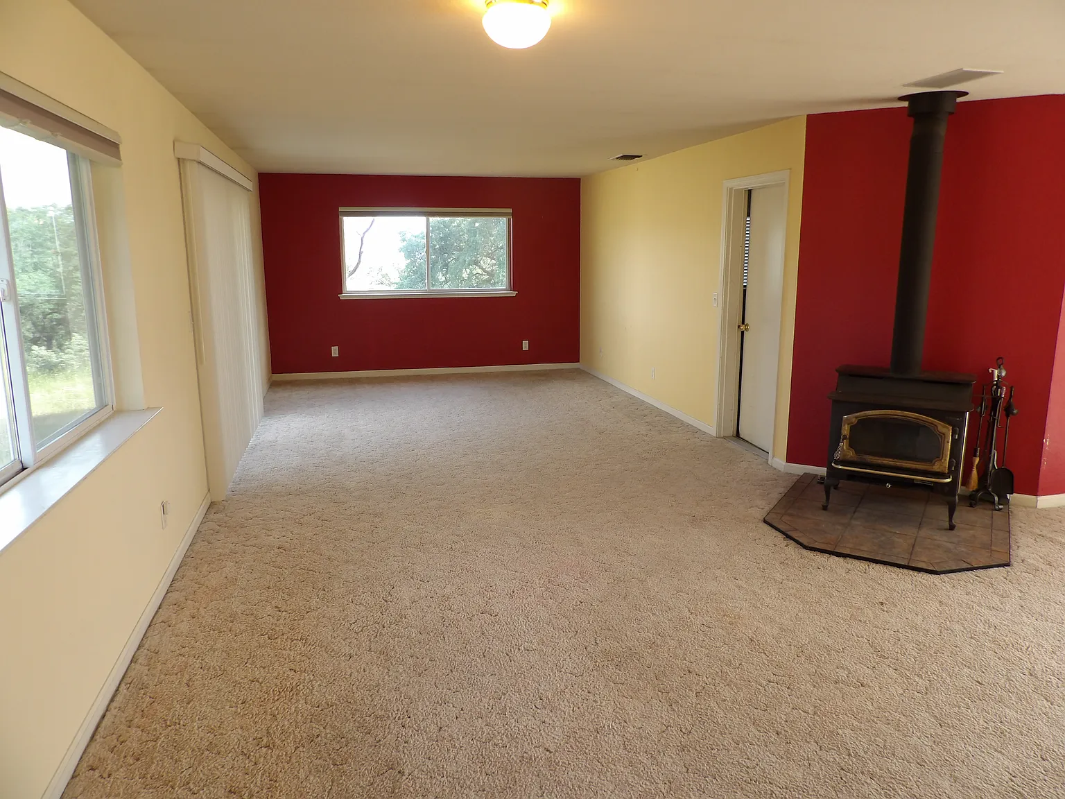 3 bed, 1800 sqft, $2,200 — Photo 2