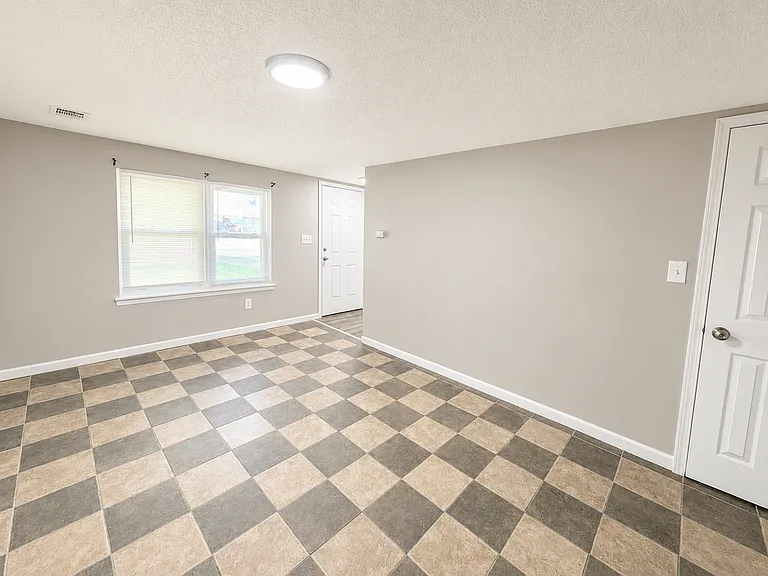 339 N Kendall Dr — Photo 14